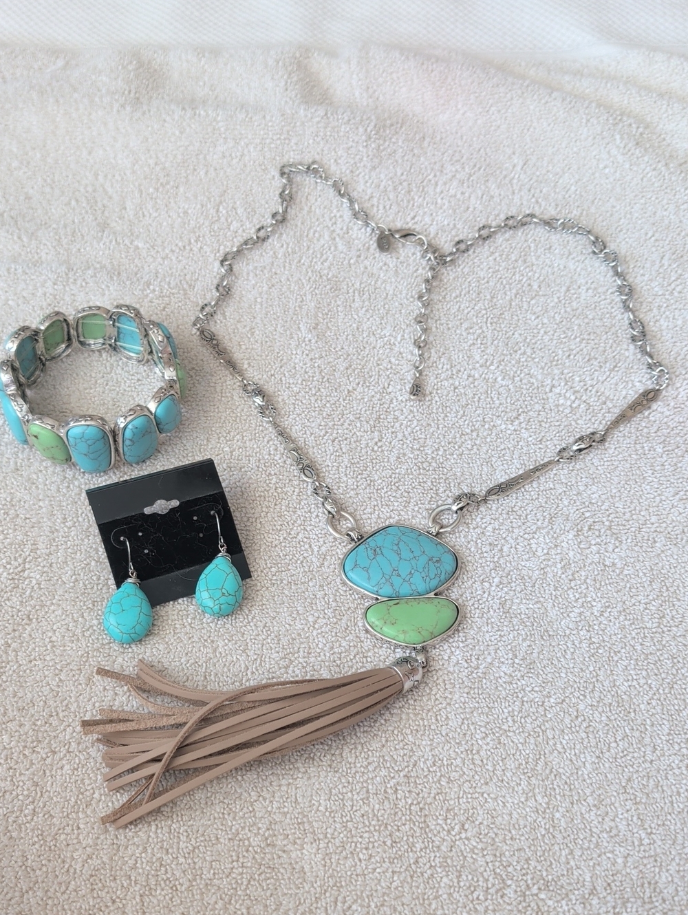 Southwestern Turquoise & Mint Stone Tassel Necklace Set